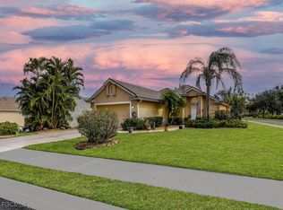 2012 Oxford Ridge Cir, Lehigh Acres, FL 33973