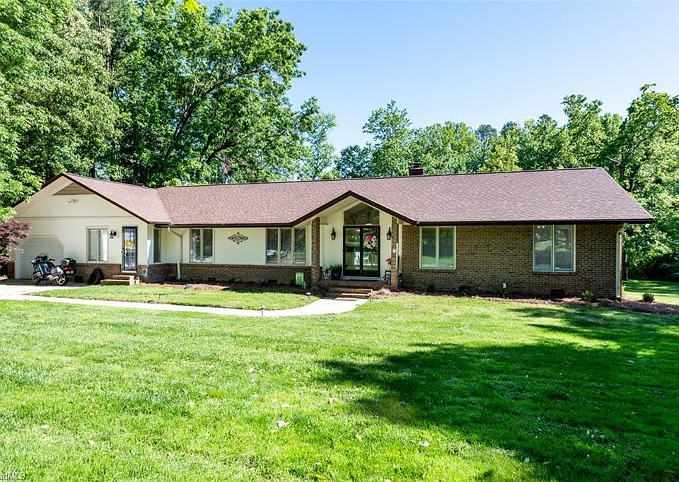 1st image of 4007 Belvoir Dr