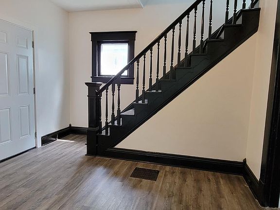 4th image of 614 Garfield St