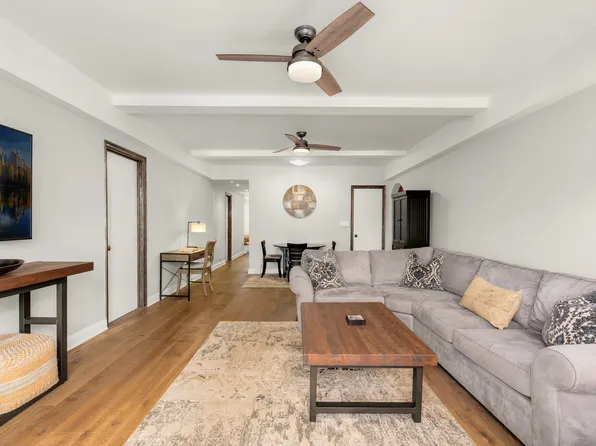 12 West 72nd Street image 4 of 21