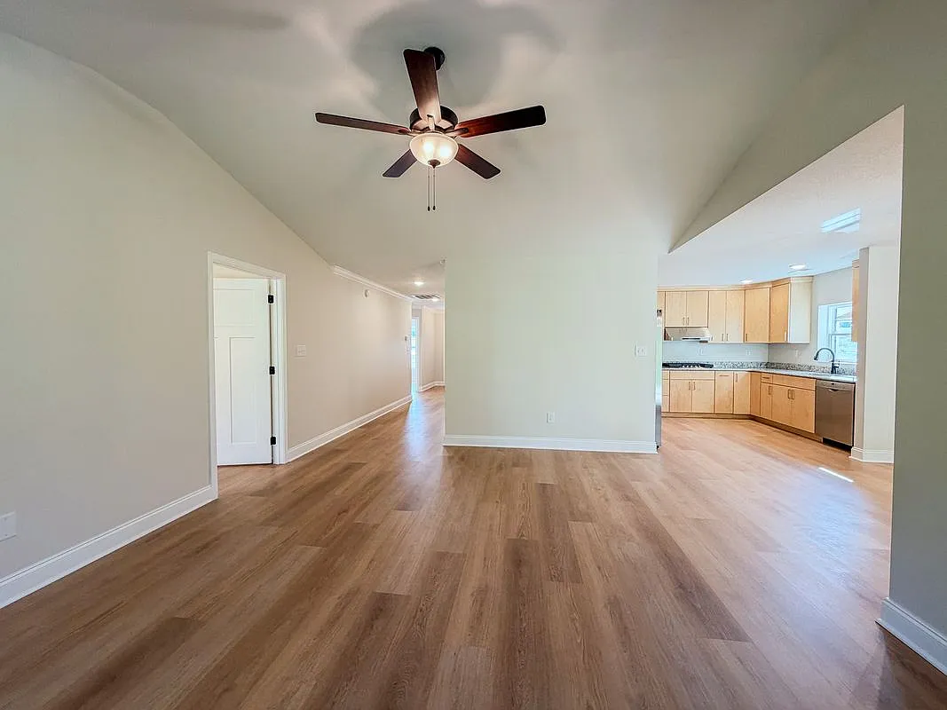2 bed, 2.0 bath, 1400 sqft, $2,300 — Photo 4