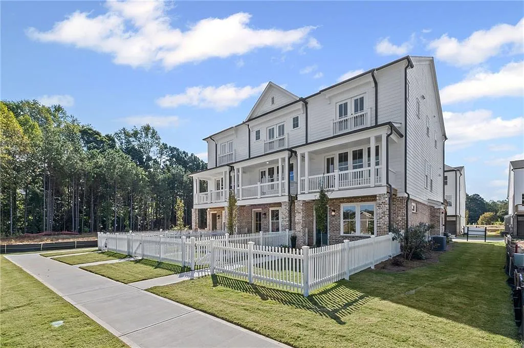 217 Village Overlook #H3 photo 1