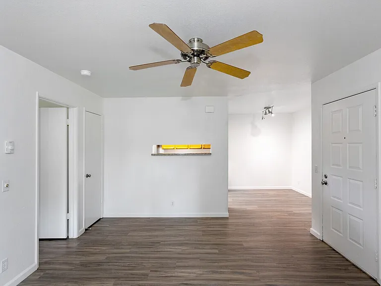 Macara Gardens Apartments — Photo 17