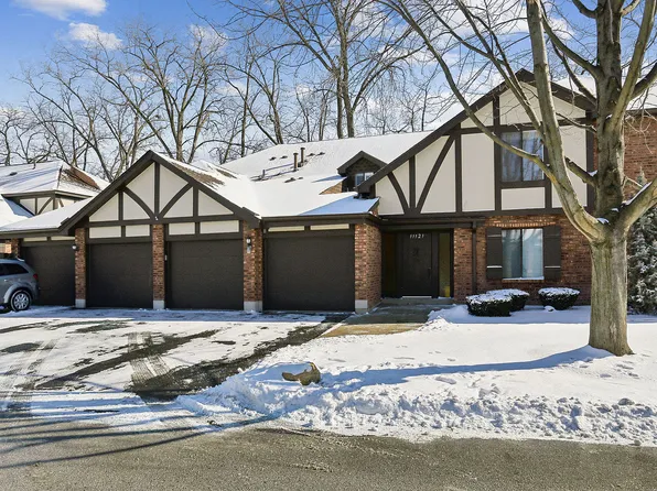 11121 Cottonwood Dr #9D, Palos Hills, IL 60465