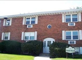 211 Catalpa Dr APT 197, Bloomington, IL 61704