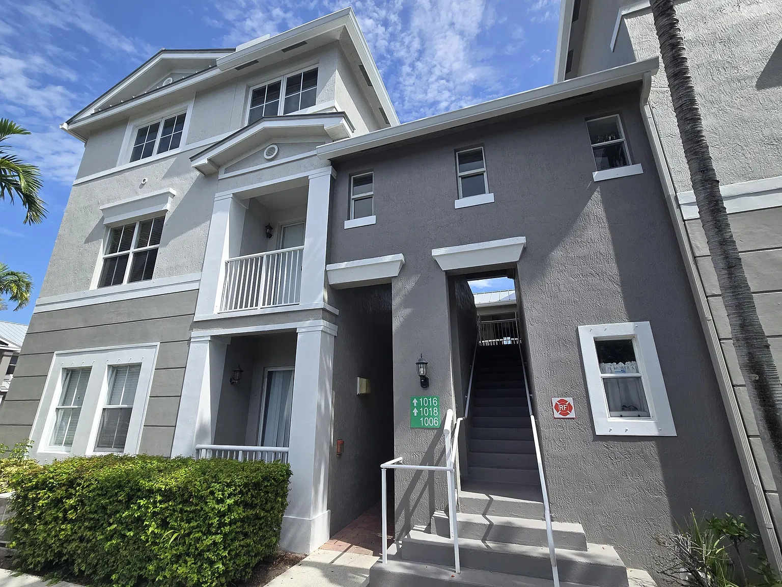 3 bed, 2.5 bath, 1524 sqft, $3,200 — Photo 3
