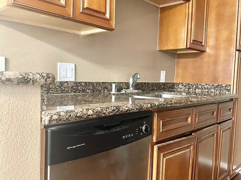 6620 Hazeltine Ave #110 — Photo 2