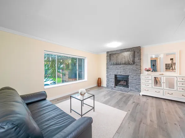 10123 158a St, Surrey, BC V4N 2P8