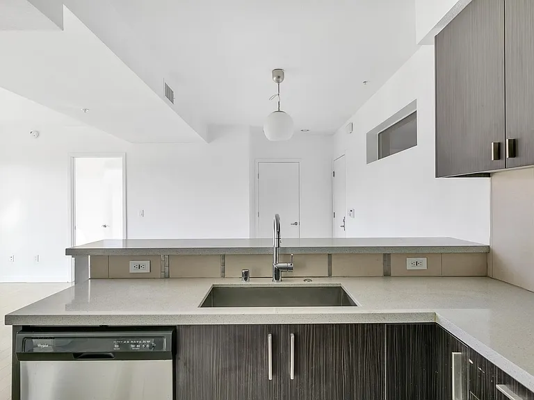 11900 Courtleigh Dr — Photo 17