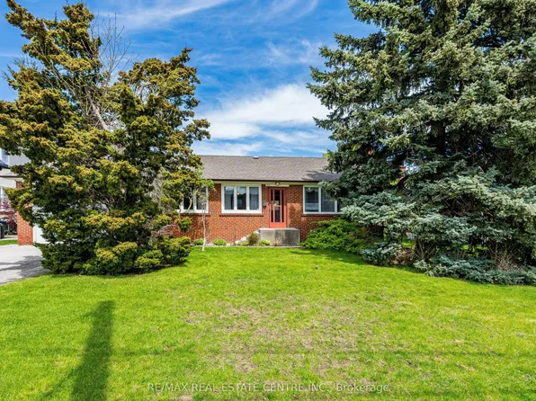 2591 Whaley Dr, Mississauga, ON L5B 1X1