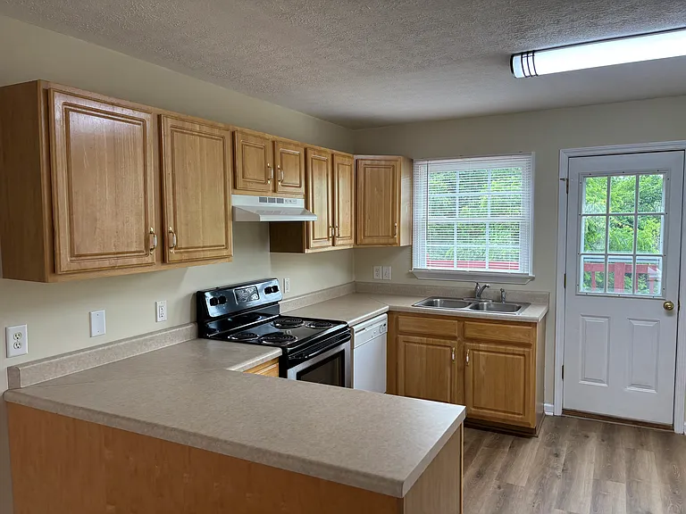 516 Beaverview Dr #516 — Photo 5