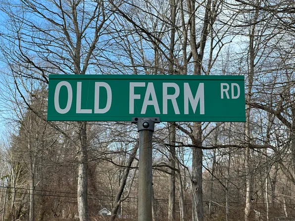 Old Farm Road, Weston, CT 06883