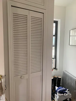 Rented by M.Grossman R.E. Management | media 23