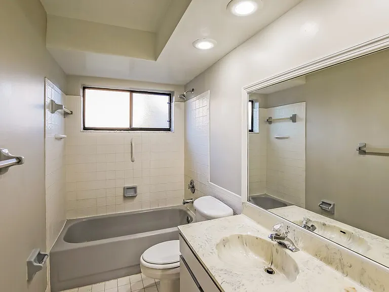 7686 NW 21st Ct — Photo 11
