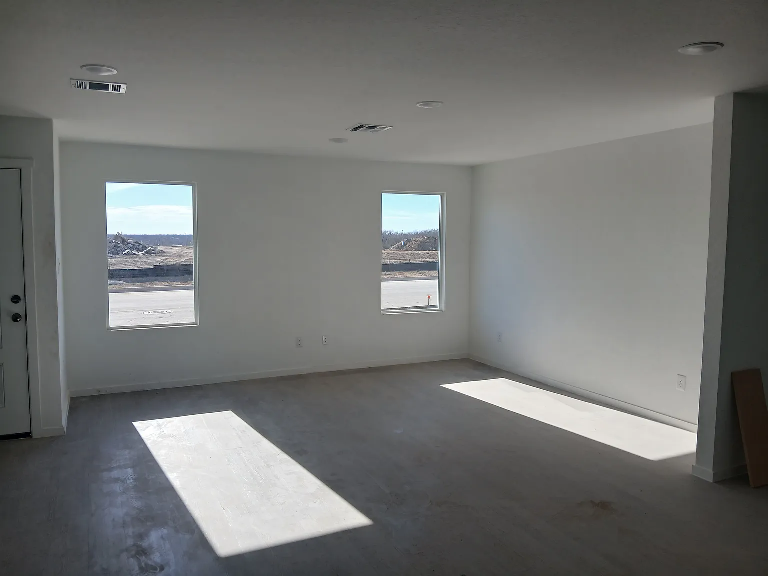4 bed, 1375 sqft, $1,495 — Photo 2