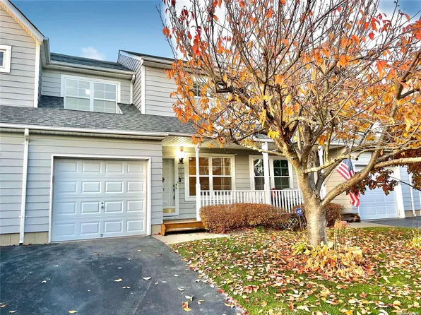 75 Northwood Boulevard #75, Central Islip, NY 11722