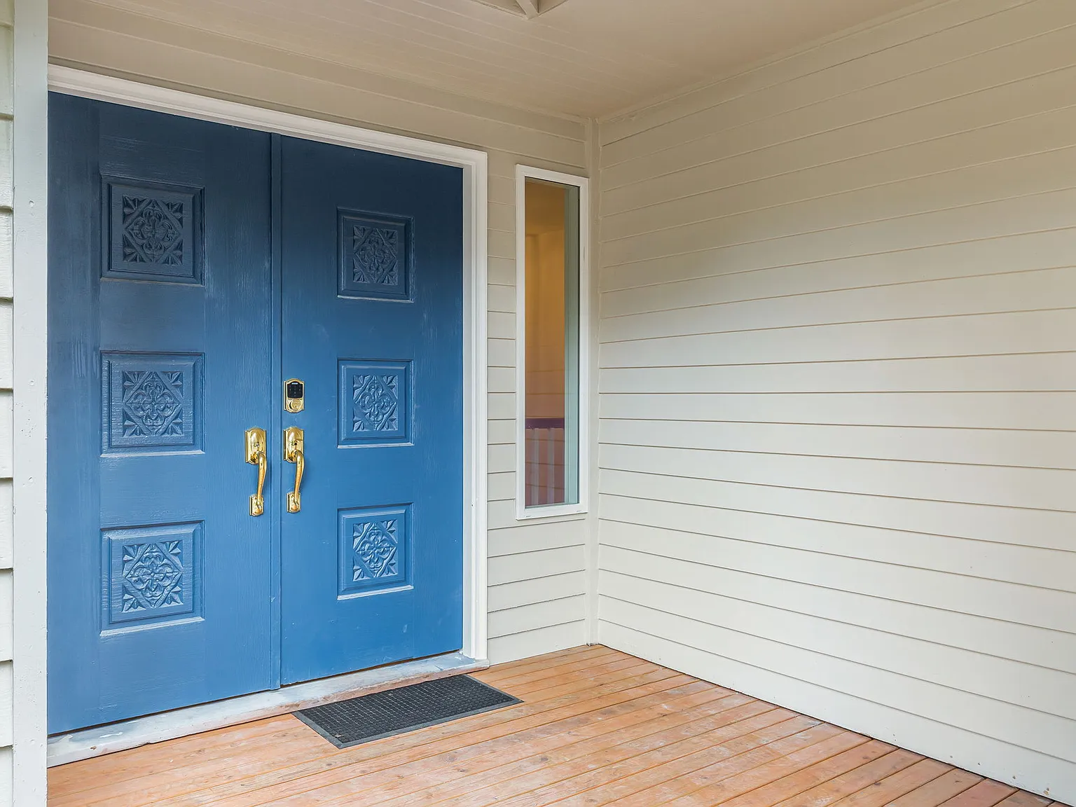 3 bed, 1600 sqft, $3,000 — Photo 2