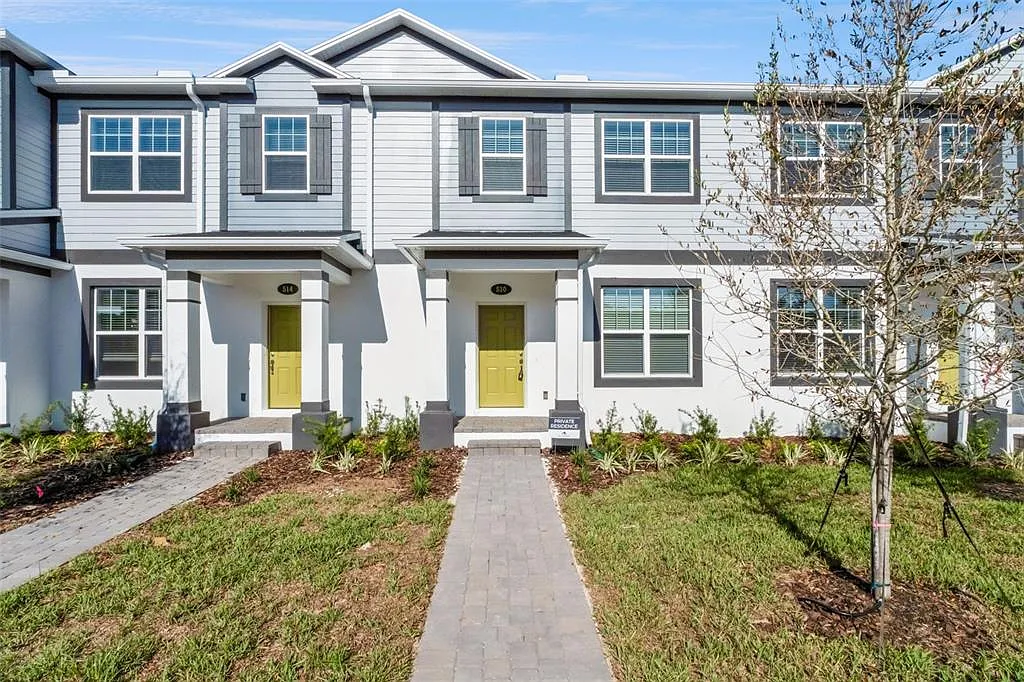 3 bed, 2.5 bath, 1691 sqft, $2,450 — Photo 1