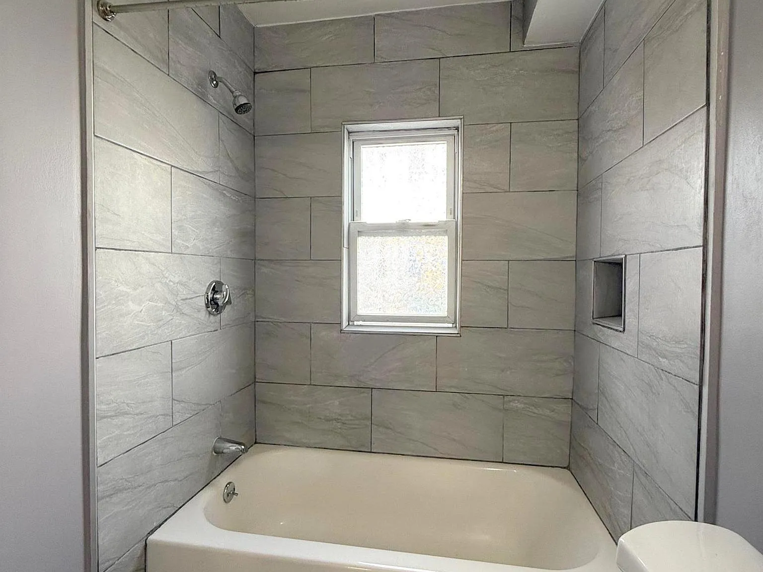 2 bed, 1200 sqft, $3,200 — Photo 4