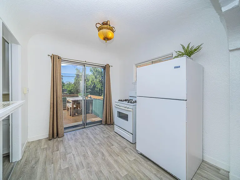 2576 Violet St — Photo 10