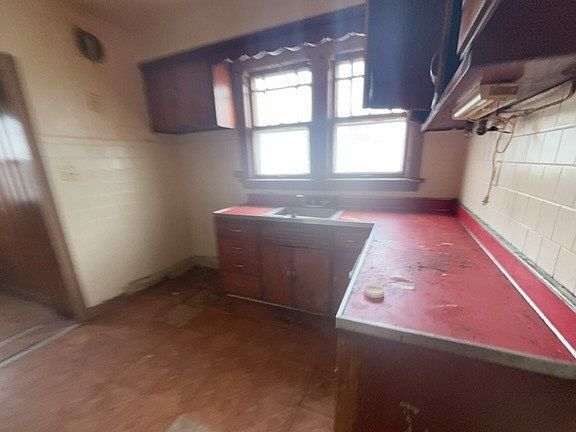 3rd image of 7800 S Kimbark Ave