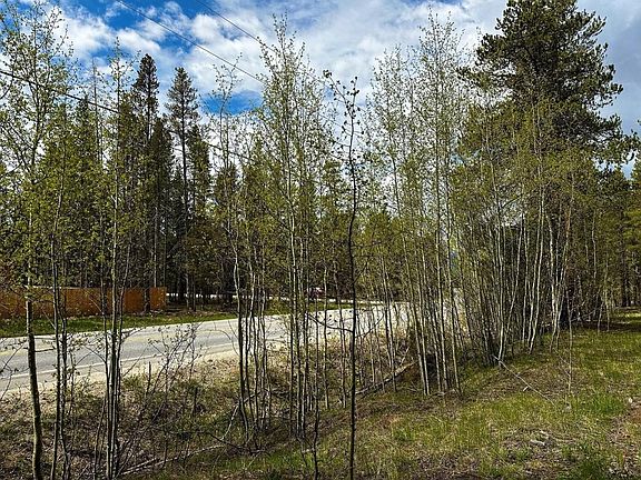 3rd image of 1225 Mountain View Drive