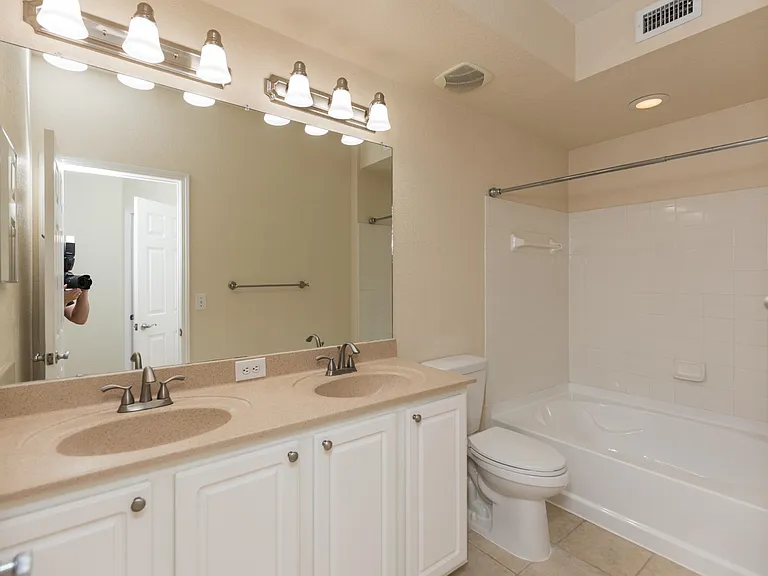 10075 Gate Pkwy N #405 — Photo 24