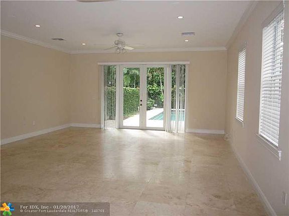 2nd image of 1112 NE 3rd St #1112