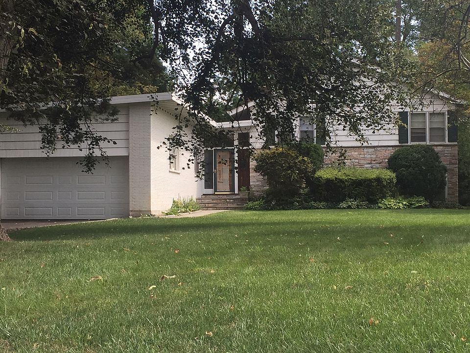 1st image of 25 New York Ave S