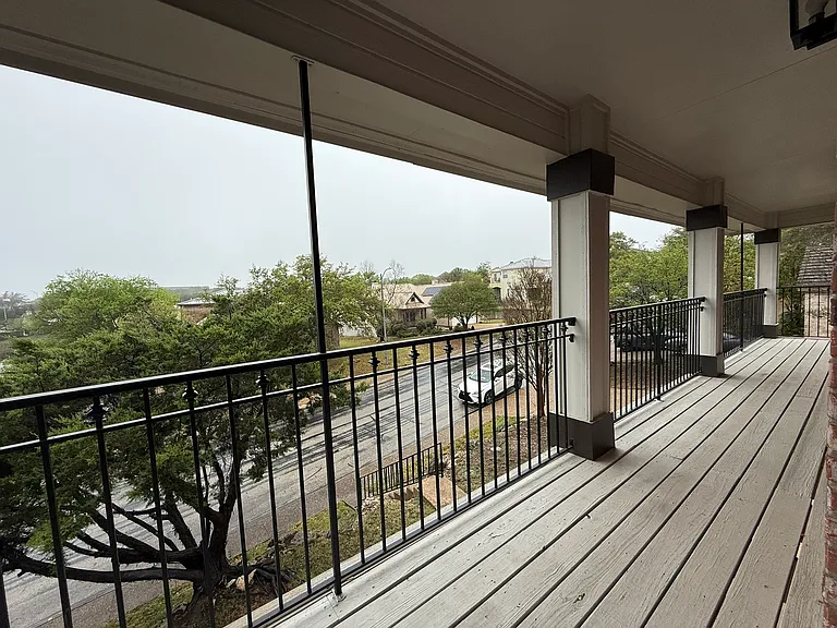 809 Almadin — Photo 20