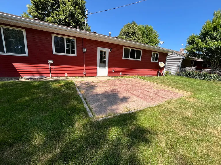 4909 E Linden Ln — Photo 38
