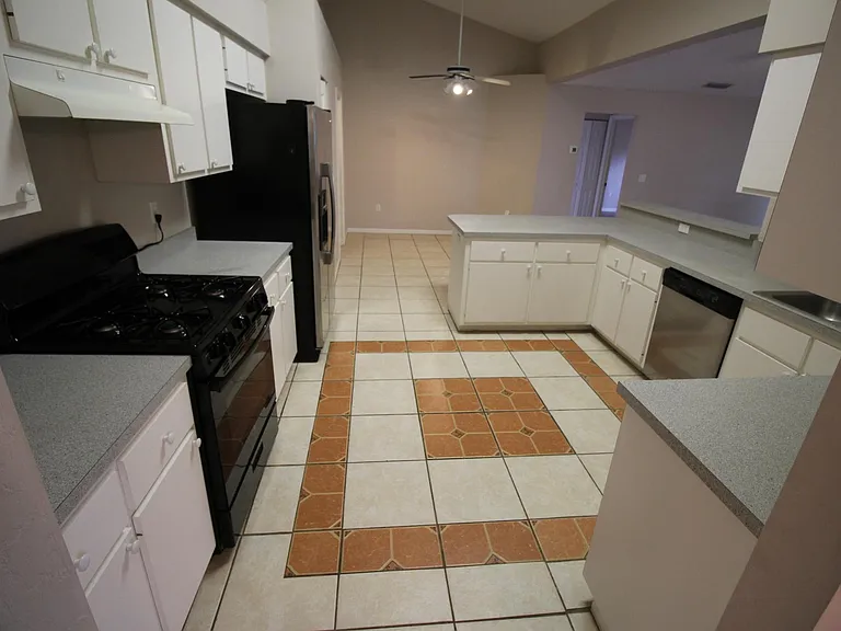 S7713-4 - Kitchen