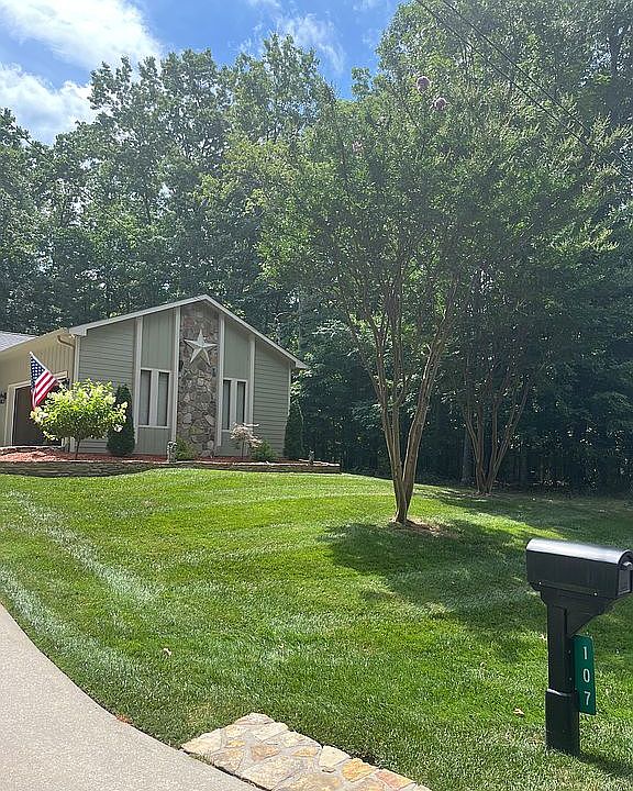 1st image of 107 Ashdown Ln