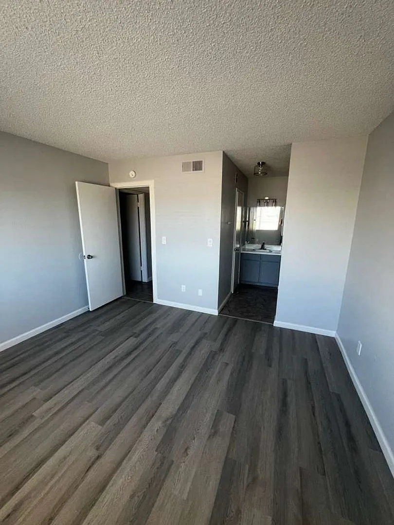 5662 E. Lake Mead Blvd. (DL) — Photo 4