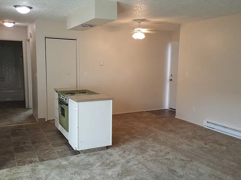 Tristin Square Apartments — Photo 24