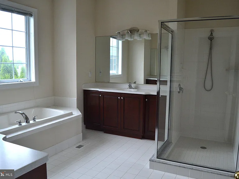 806 Wren Ln — Photo 20