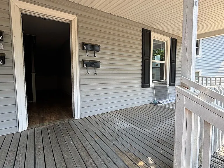 156 Garrett St — Photo 9
