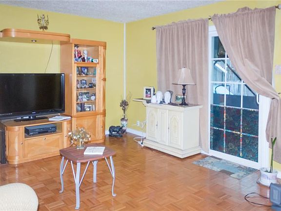 5th image of 514 Arborview Dr