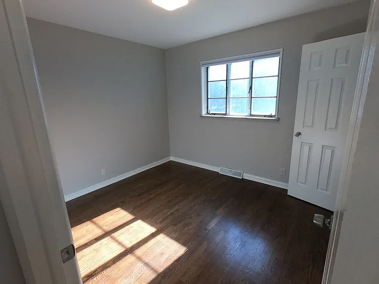245 Garnet St — Photo 2