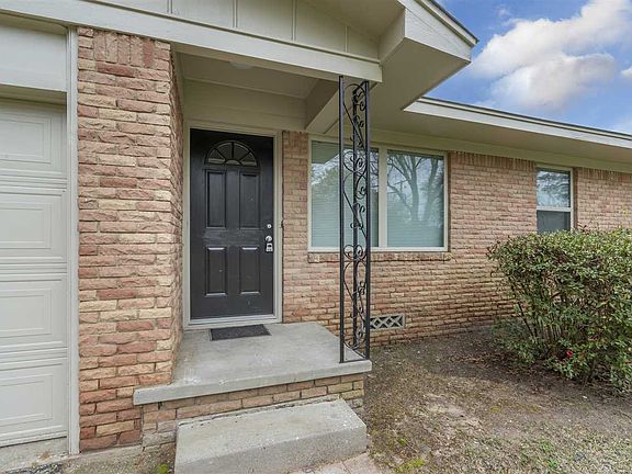 4th image of 206 E Fairlane Dr