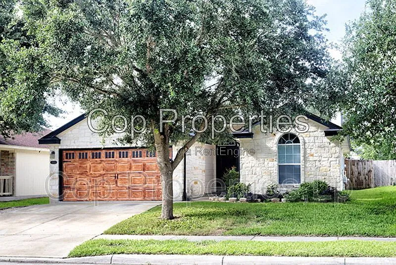 3 bed, 2.0 bath, $1,695 — Photo 2