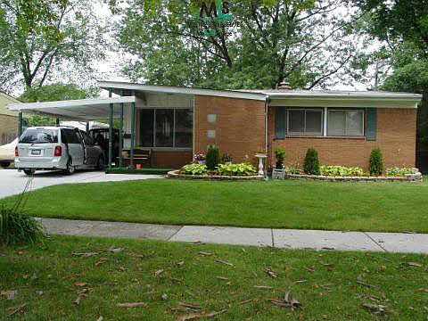 1st image of 15010 Leslie St