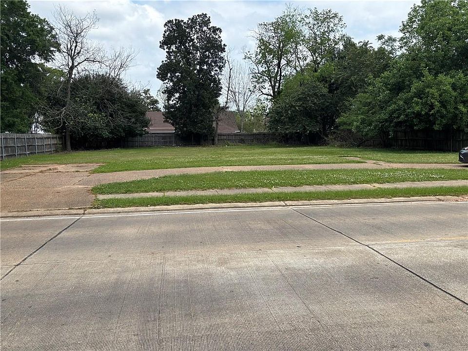 2nd image of 215 Heyman Ln Lot 89