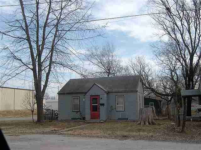 2nd image of 406 W 5th St