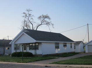 1107 Superior Ave, Crossville, IL 62827