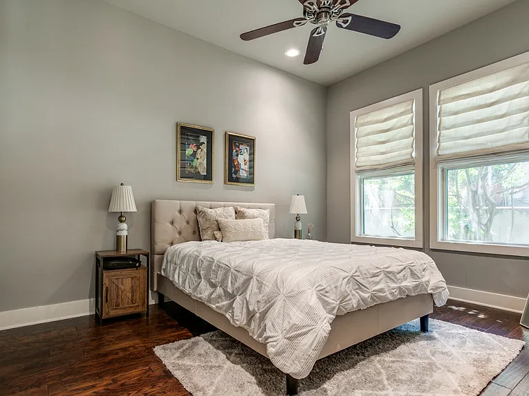 242 E Elmview Pl — Photo 11