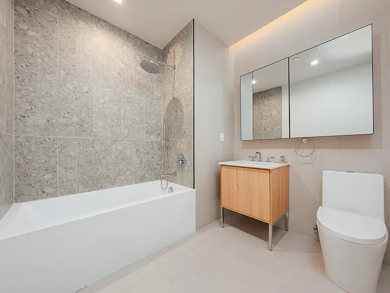 64 Centre Ave — Photo 25