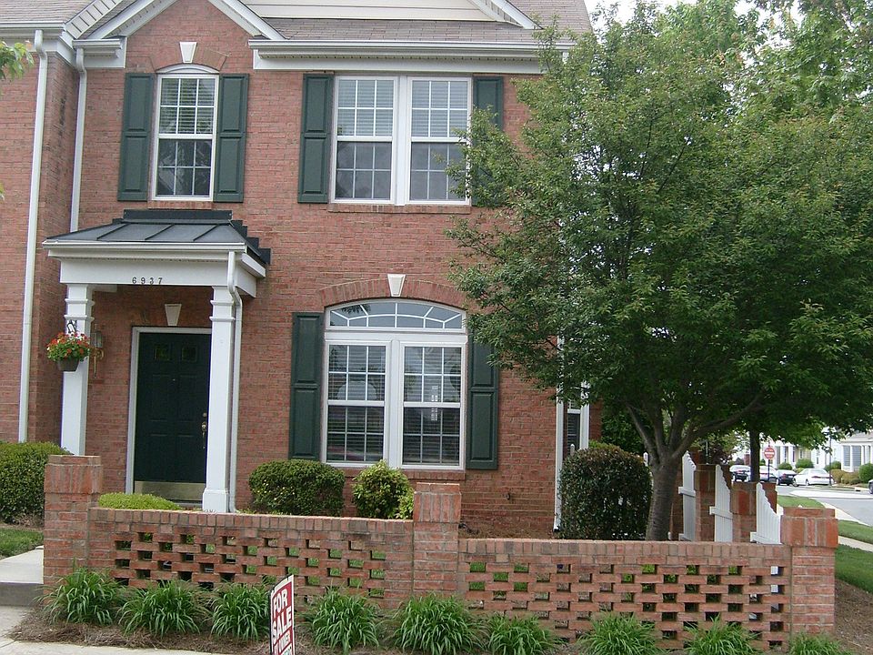 Corner Home