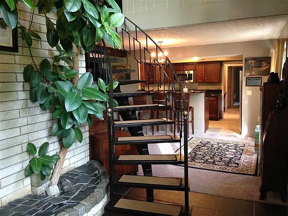 3rd image of 3216 Brookwood Dr