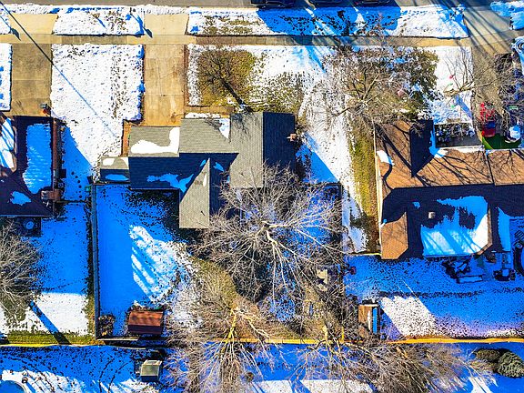 3rd image of 1159 Cambridge Dr